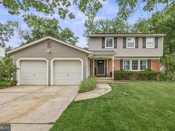 10 Old Colony Ln, Marlton, NJ 08053