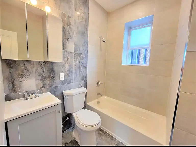 535 Hawthorne Ave #203 — Photo 5