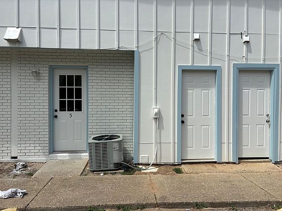3rd image of 3305 12th St APT 4