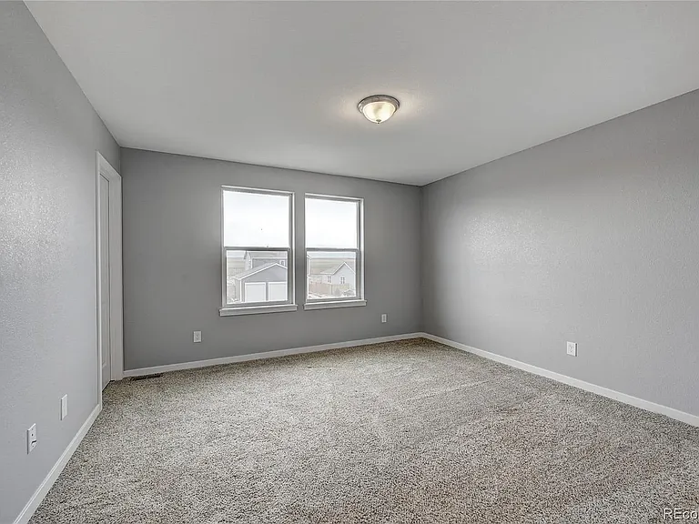 589 S 3rd Ave — Photo 13