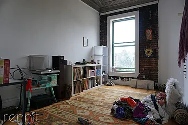 Rented by Rennit Inc.