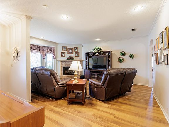 5th image of 2525 Buena Vista Cir