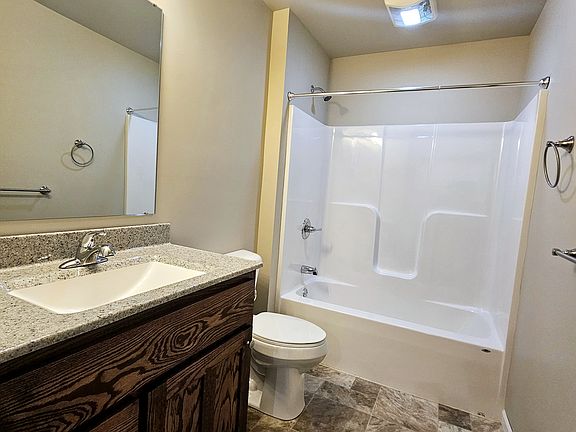 5th image of 2146 Lacey Ct #A