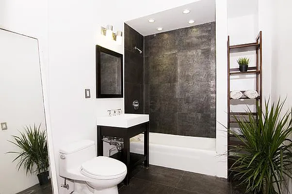 Sold by R New York | media 2