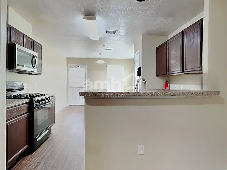22270 Queenbury Hills Dr — Photo 3