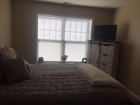 2nd image of 2 Ascot Cir APT 4