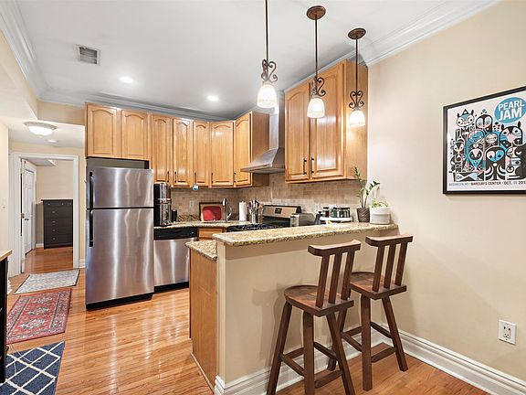 2nd image of 258 New York Ave APT 6