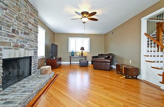 5th image of 1604 N Clarence Ave