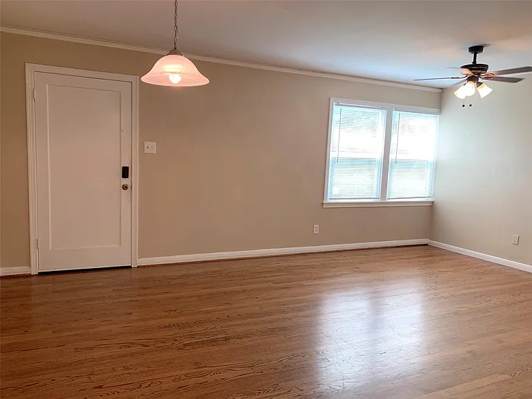 307 Avondale St #1 — Photo 4