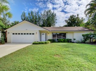 550 Wranglewood Dr, Wellington, FL 33414