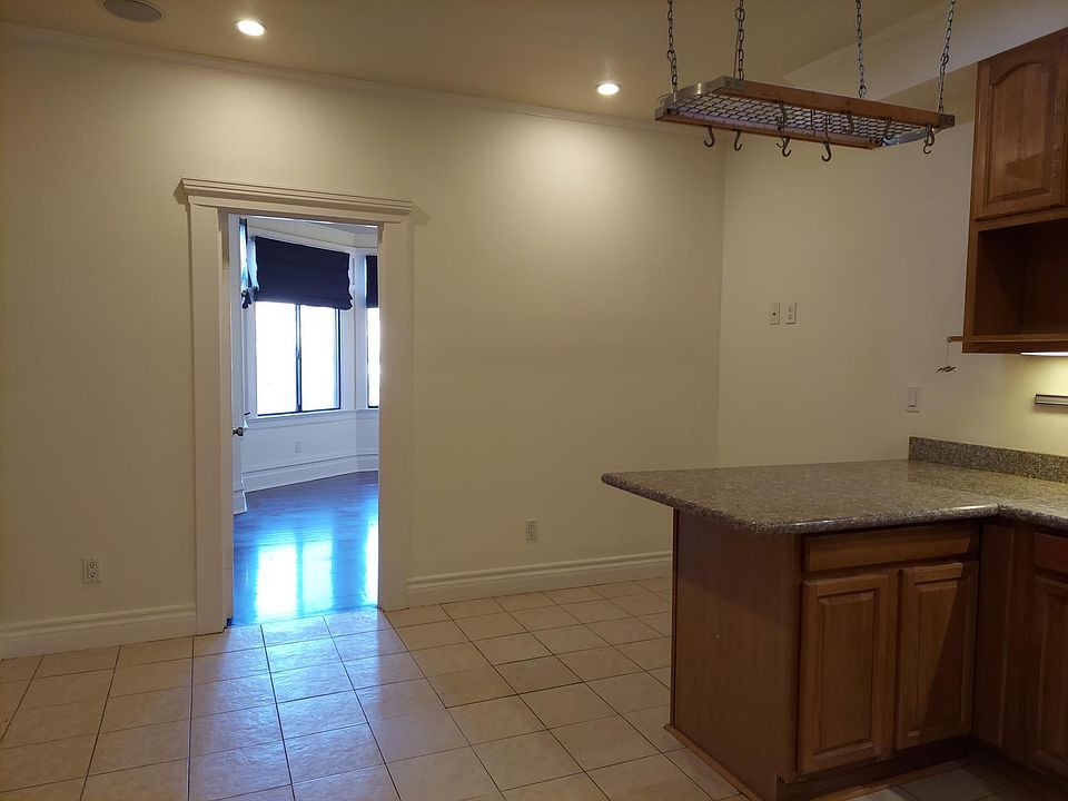 1st image of 2226 Taylor St #2