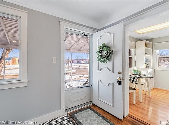 3rd image of 2828 Bailey Ave