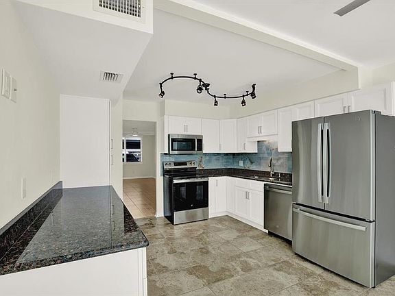 4th image of 4715 BAY STREET NE #126