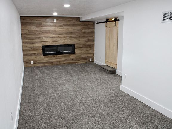 3rd image of 2720 Nebraska St