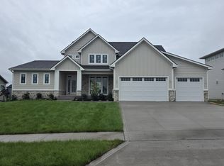 16220 Sharon Dr, Urbandale, IA 50323