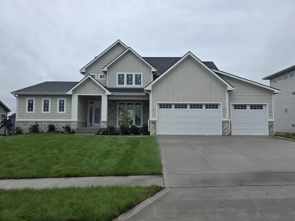 16220 Sharon Dr, Urbandale, IA 50323