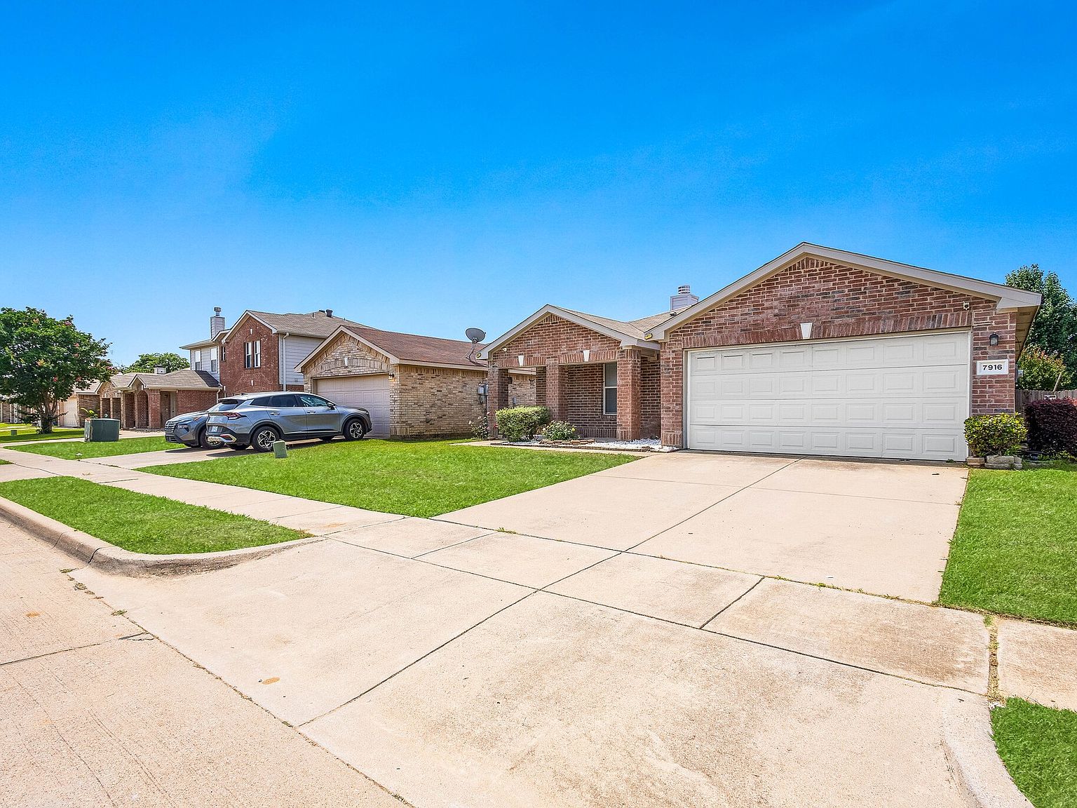 たぐ♡ 7916 Hidden Brook Dr, Fort Worth, TX 76120 | Zillow