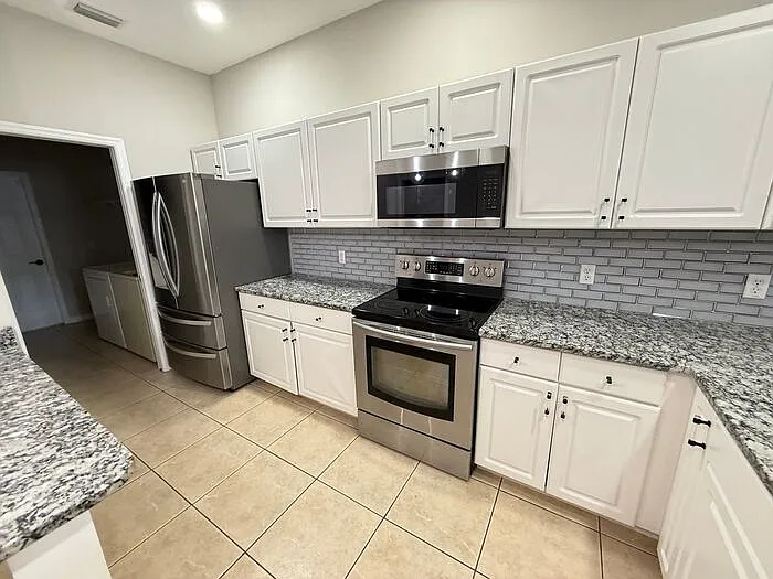 3421 Home Town Ln — Photo 4