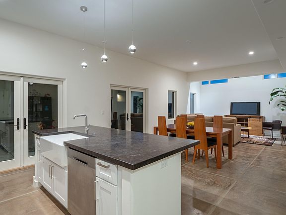 5th image of 638 S Mordasini Pl