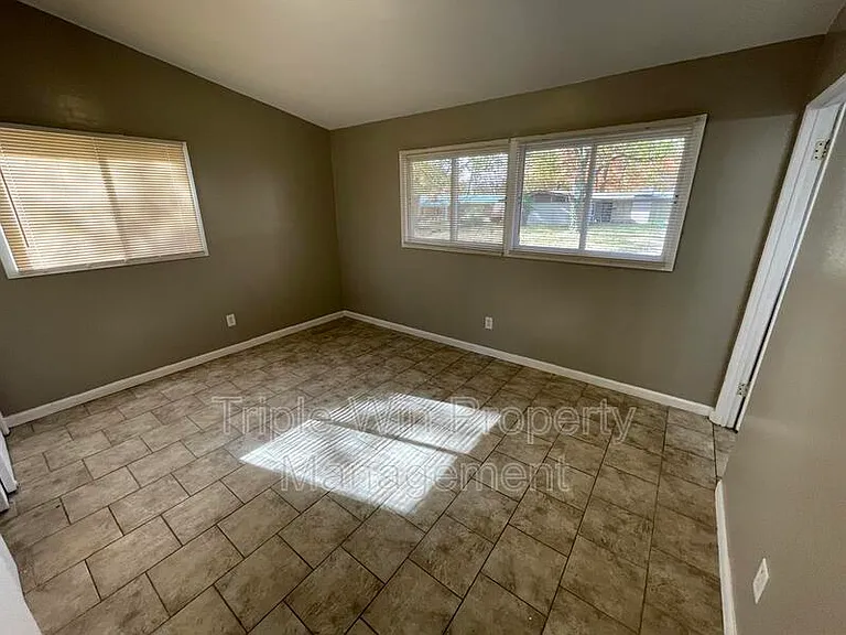 410 Ridge Dr — Photo 14