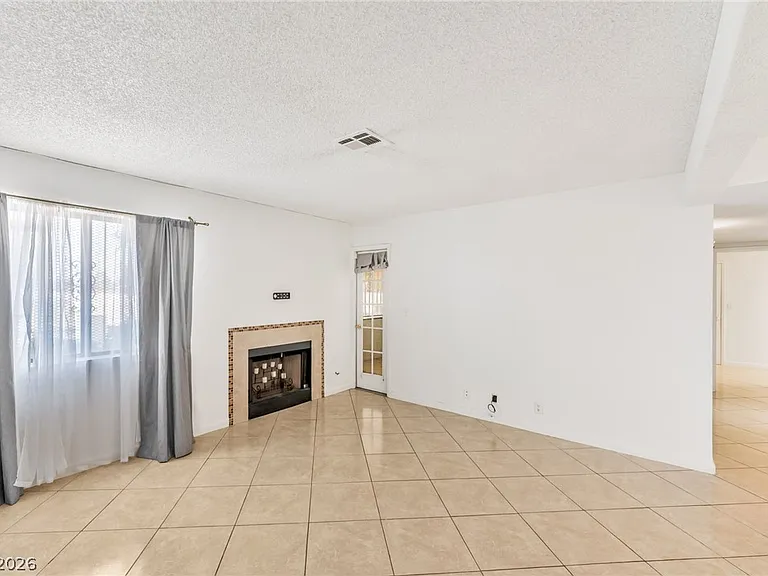 1701 E Katie Ave #1 — Photo 6