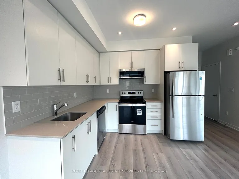 3405 Ridgeway Dr E #18 — Photo 3
