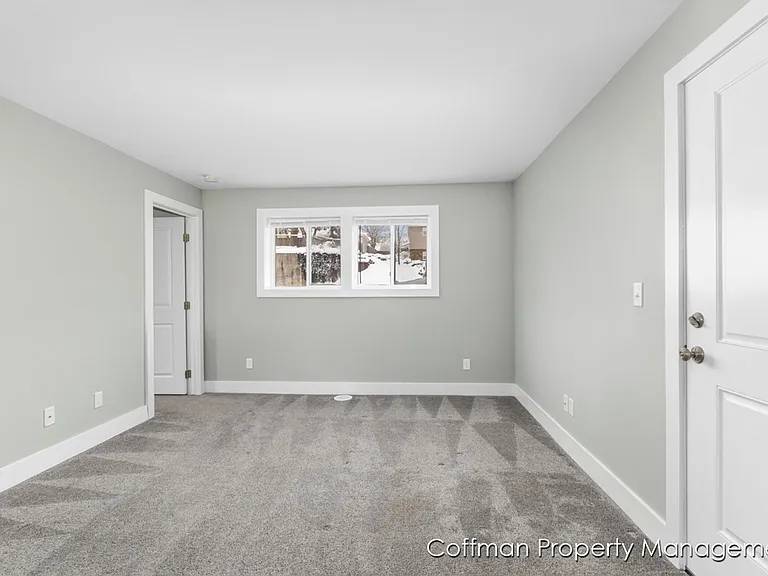 810 Benson Ave NE — Photo 10