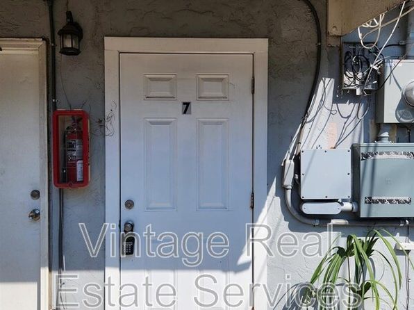 4611 N Hubert Ave #7