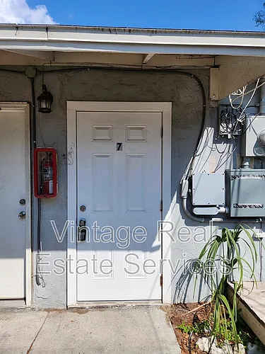 4611 N Hubert Ave Photo 1