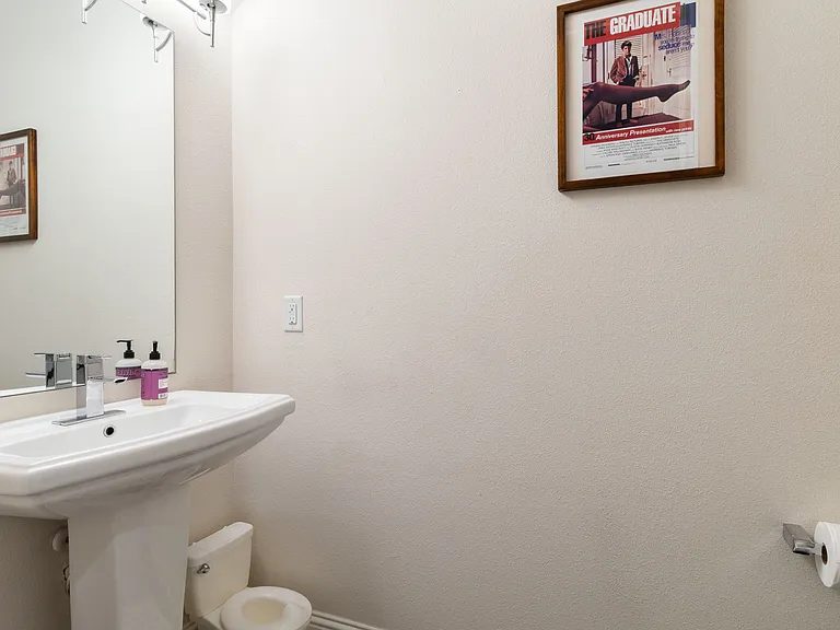 2703 Zach Scott St — Photo 17