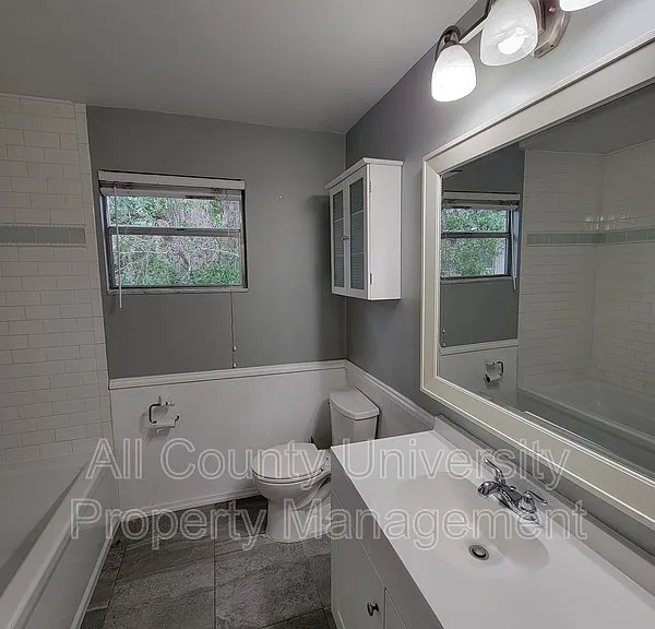 703 SW 75th St #101 — Photo 7