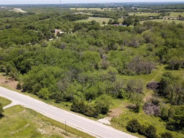 35900 Plum Creek Rd, Osawatomie, KS 66064