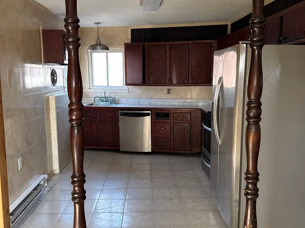 99-20 Albert Road image 2 of 7