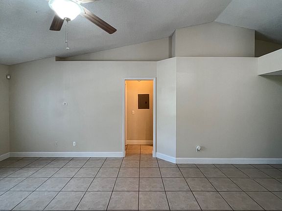 Open floor plan. Family Room/ Dining room combo.