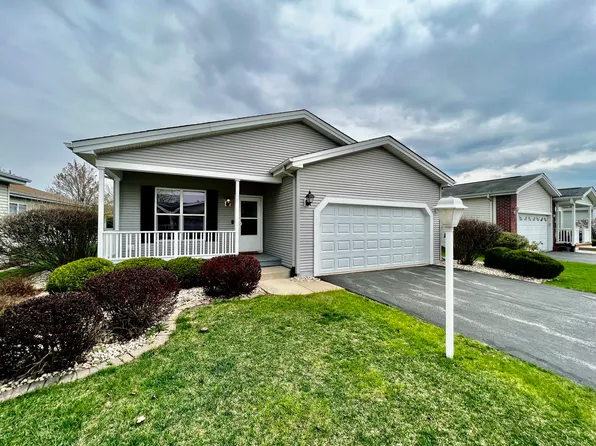 121 Hunter Ct, Grayslake, IL 60030