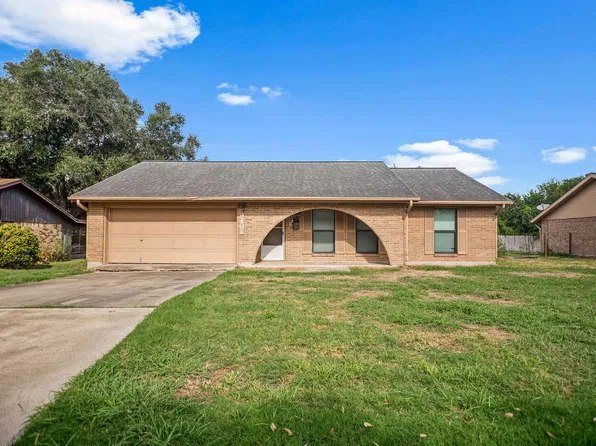 2107 Jackson St, Pt Lavaca, TX 77979