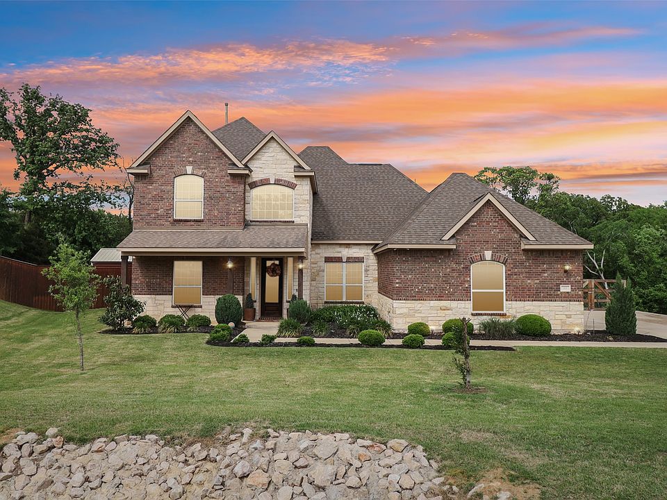 1st image of 143 Dogwood Dr