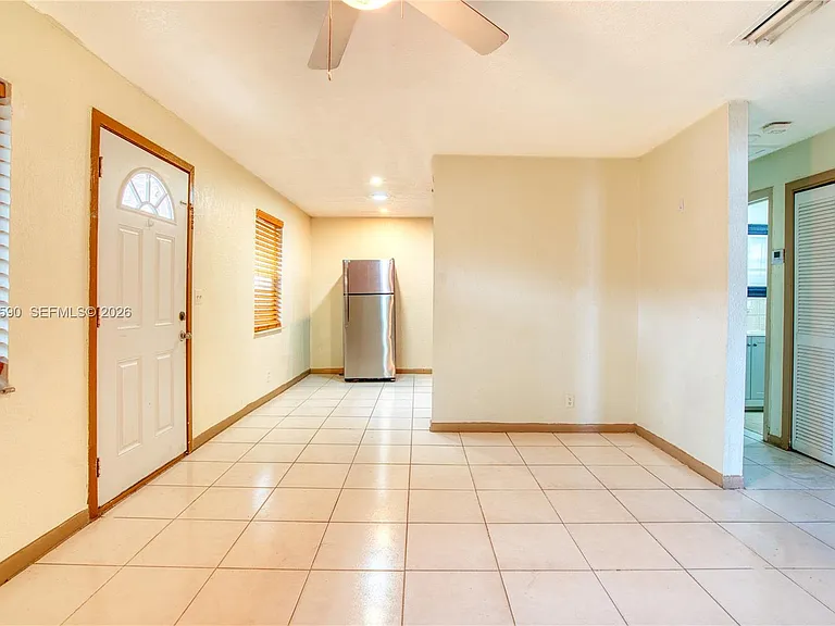 129 SE 4th Ave #1 — Photo 5