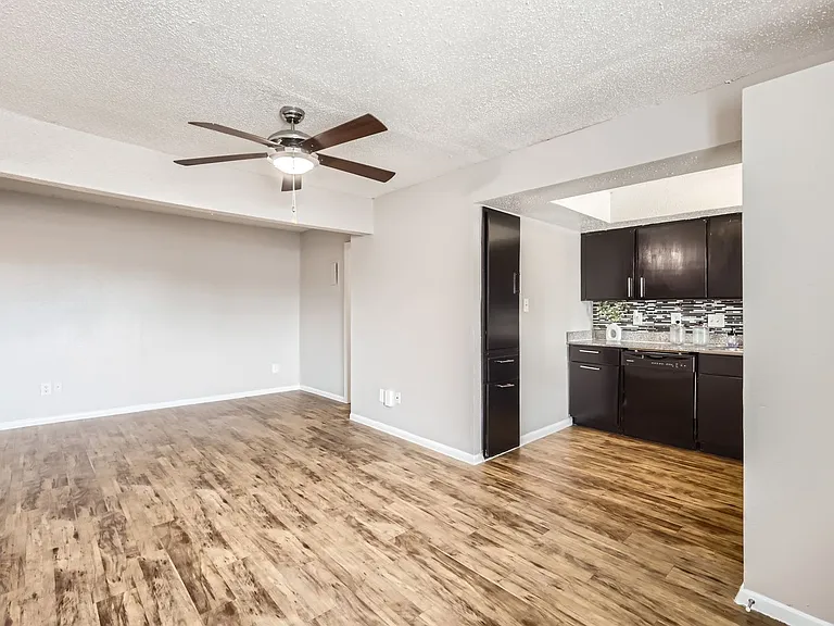 Element Austin Apartments — Photo 16