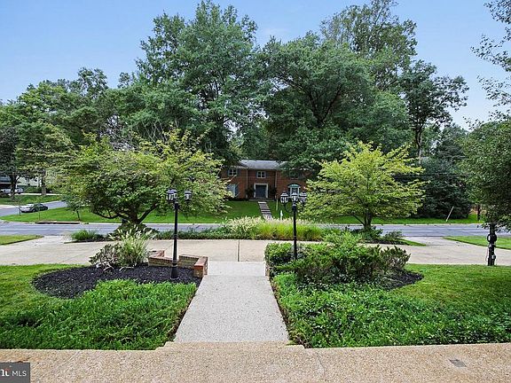 2nd image of 7001 Loch Lomond Dr