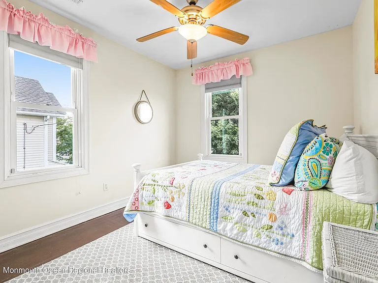513 Ocean Park Ave — Photo 20
