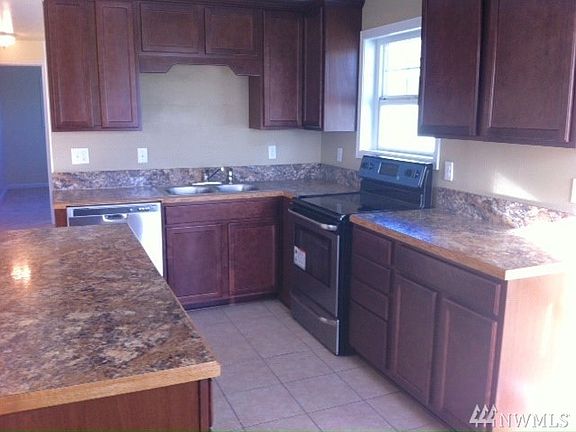 2nd image of 1515 W Fern Dr