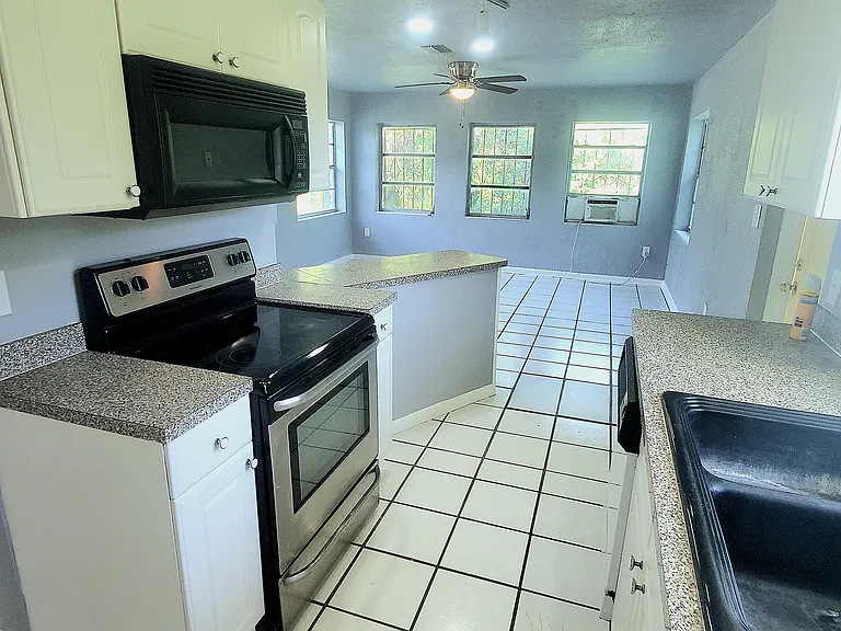 3306 Avenue Q — Photo 14
