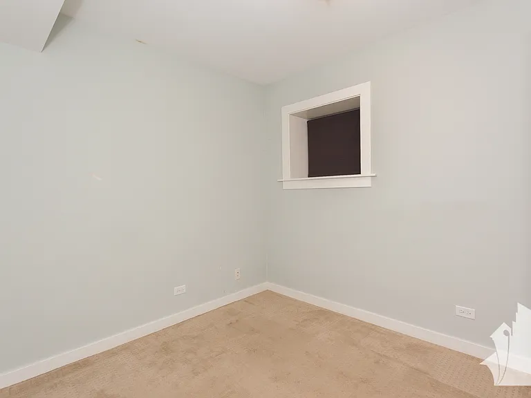 815 W Newport Ave #1R — Photo 19