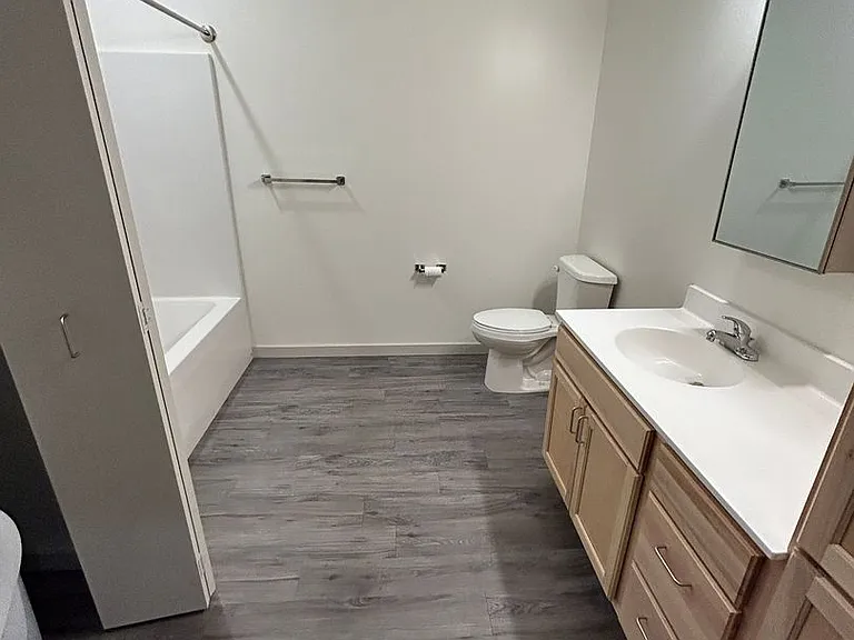 101 Main St S #216 — Photo 7