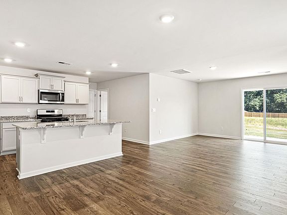 5th image of 1808 Bridle Ln