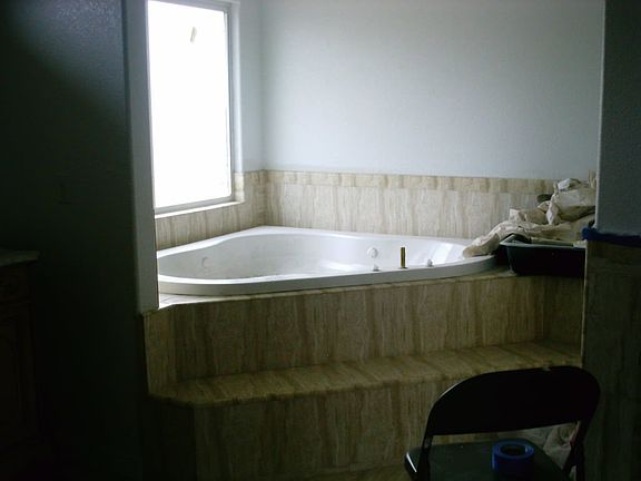 Large Jacuzzi tub