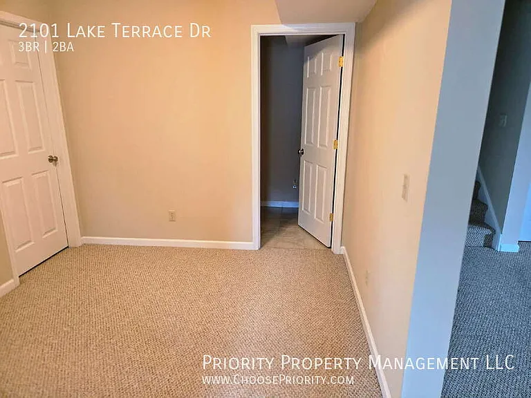 2101 Lake Terrace Dr — Photo 17