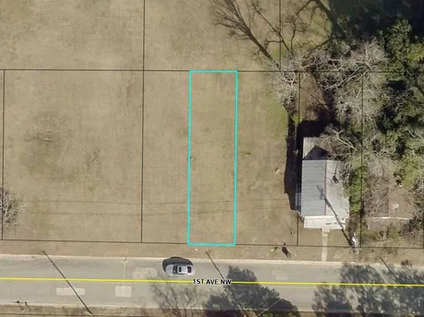 802 1st Ave NW, Moultrie, GA 31768