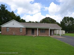 42 Douglas Rd, Byhalia, MS 38611